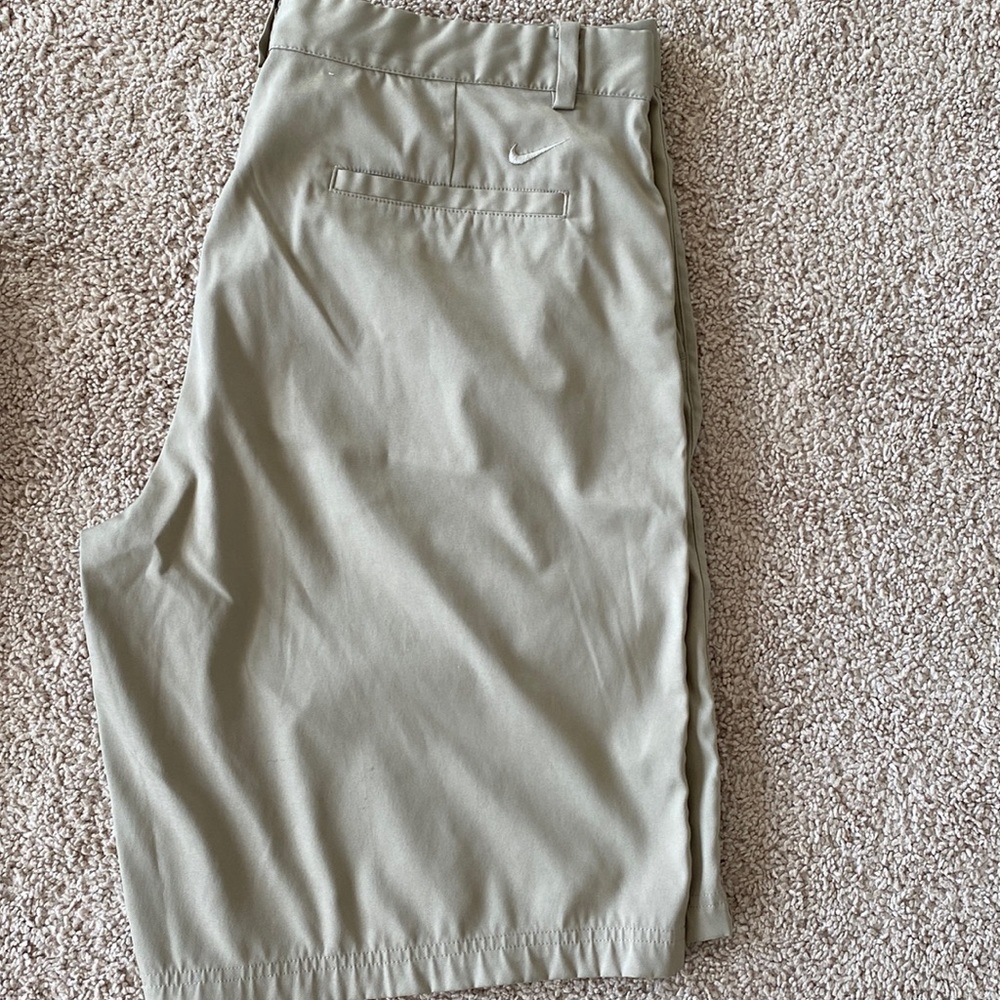 Nike Golf shorts size 36 11 inch inseam